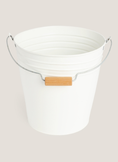 Cubos metálicos con asa