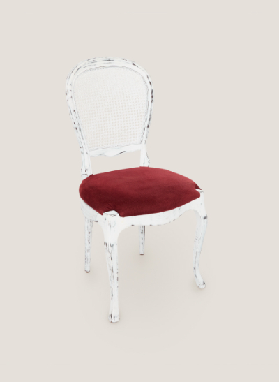 Silla vintage decapada blanca asiento granate