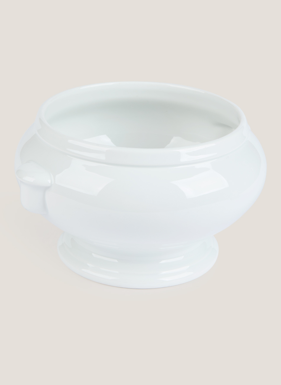 Porcelain tureen