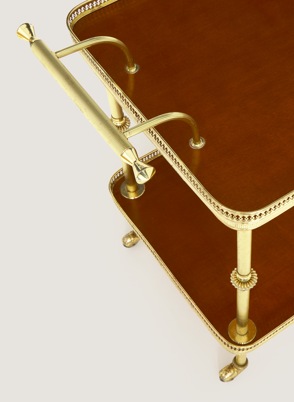 Carro vintage dorado