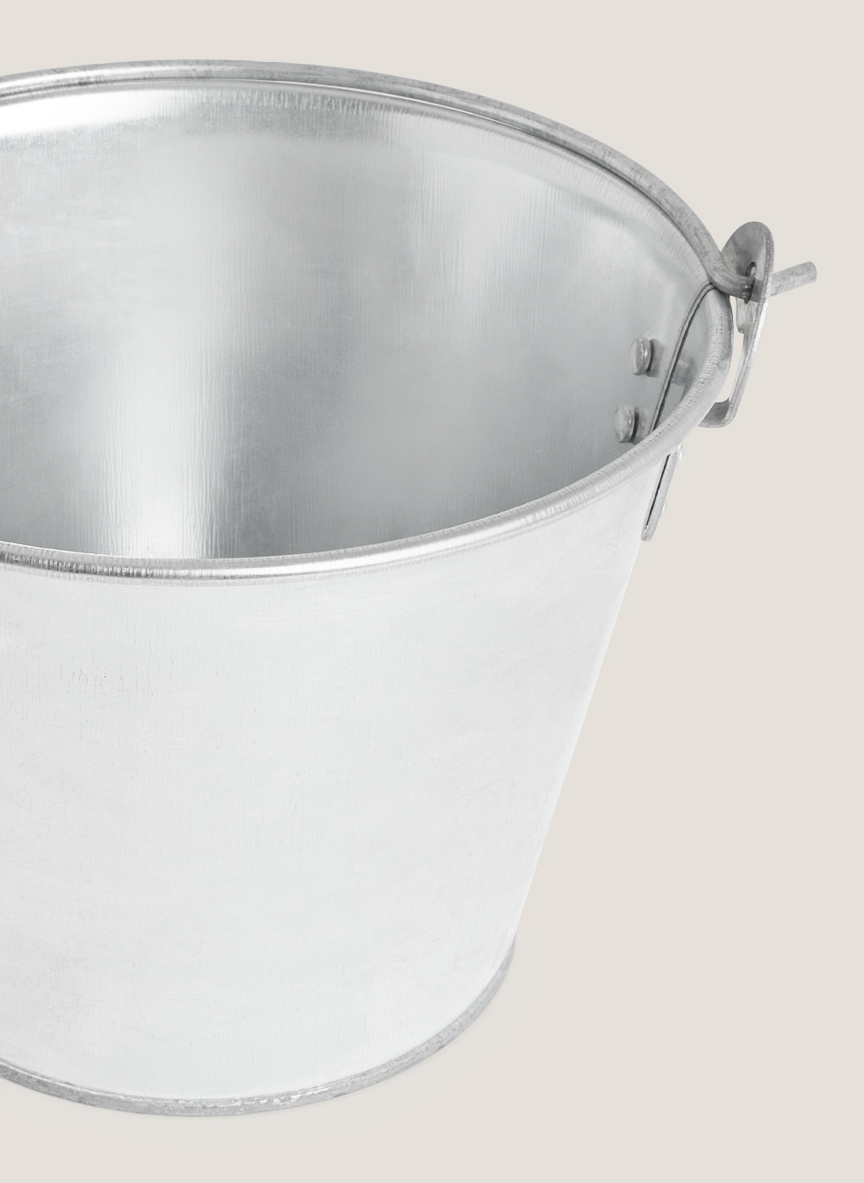 Cubo metal ovalado con abridor