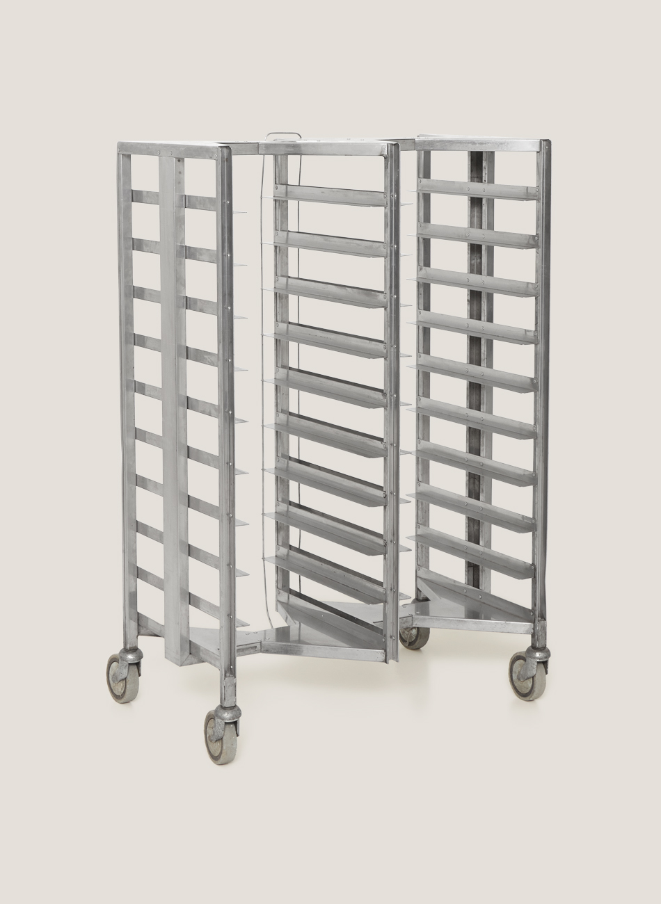 Torre porta-bandejas