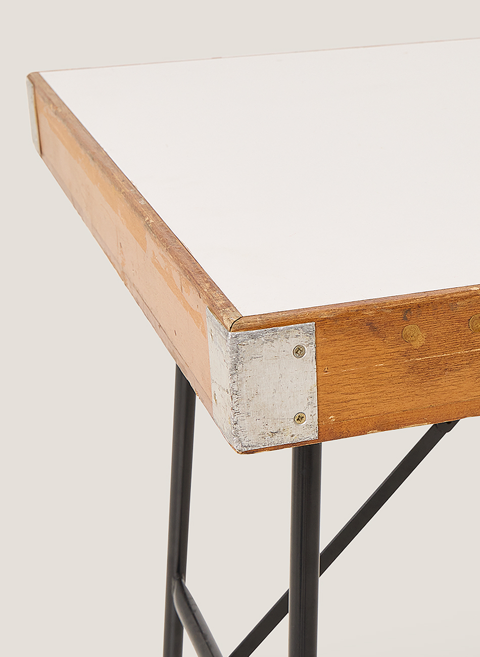 Mesa rectangular pequeña